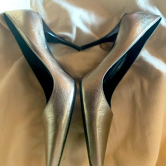 Burberry heels size 40, fits 9-9.5 - Picture 1 of 4